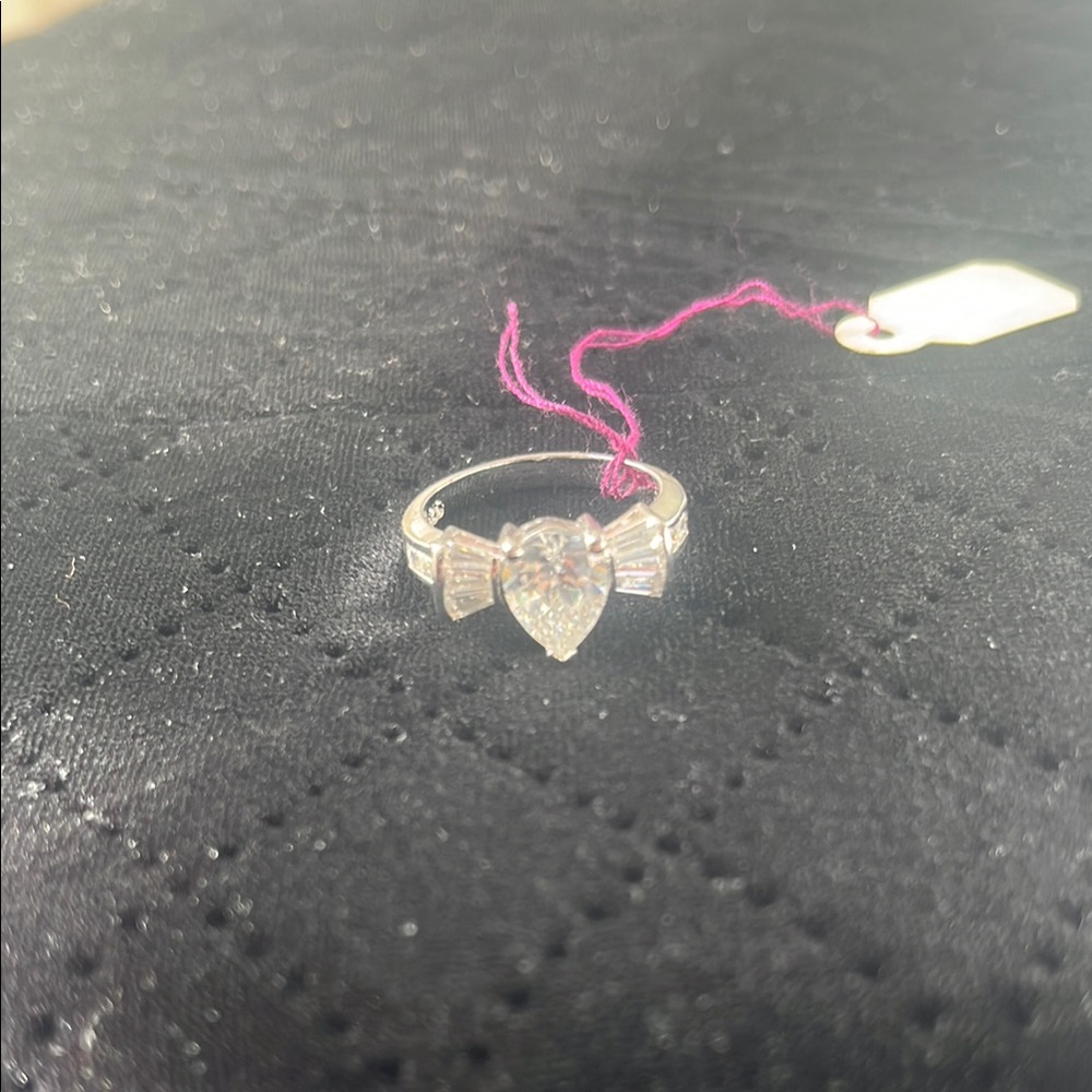 Elegant Silver Heart Ring